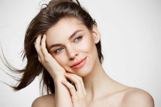 Why Hydration is Key to Glowing Skin: How to Choose the Right Hydrating Cleanser